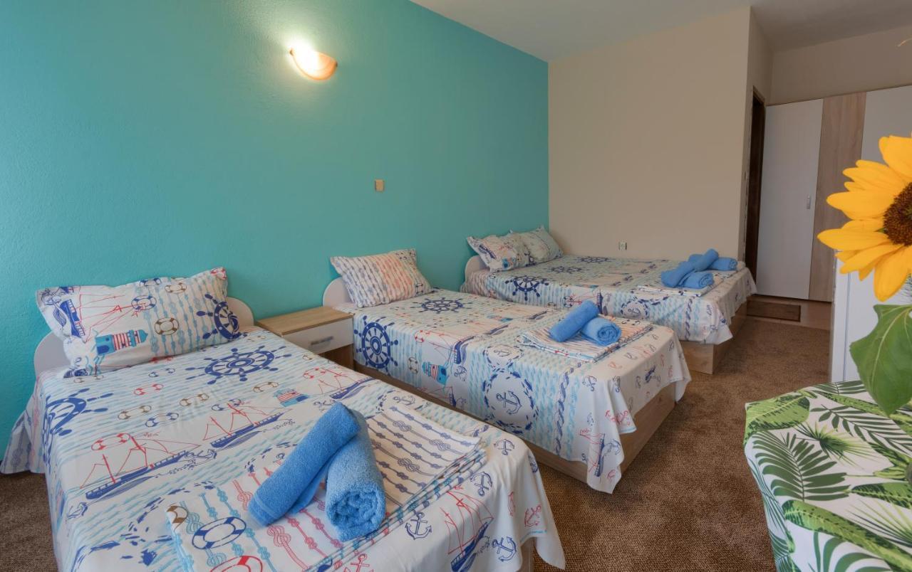 Kazlarov Guest House คีตาน ภายนอก รูปภาพ