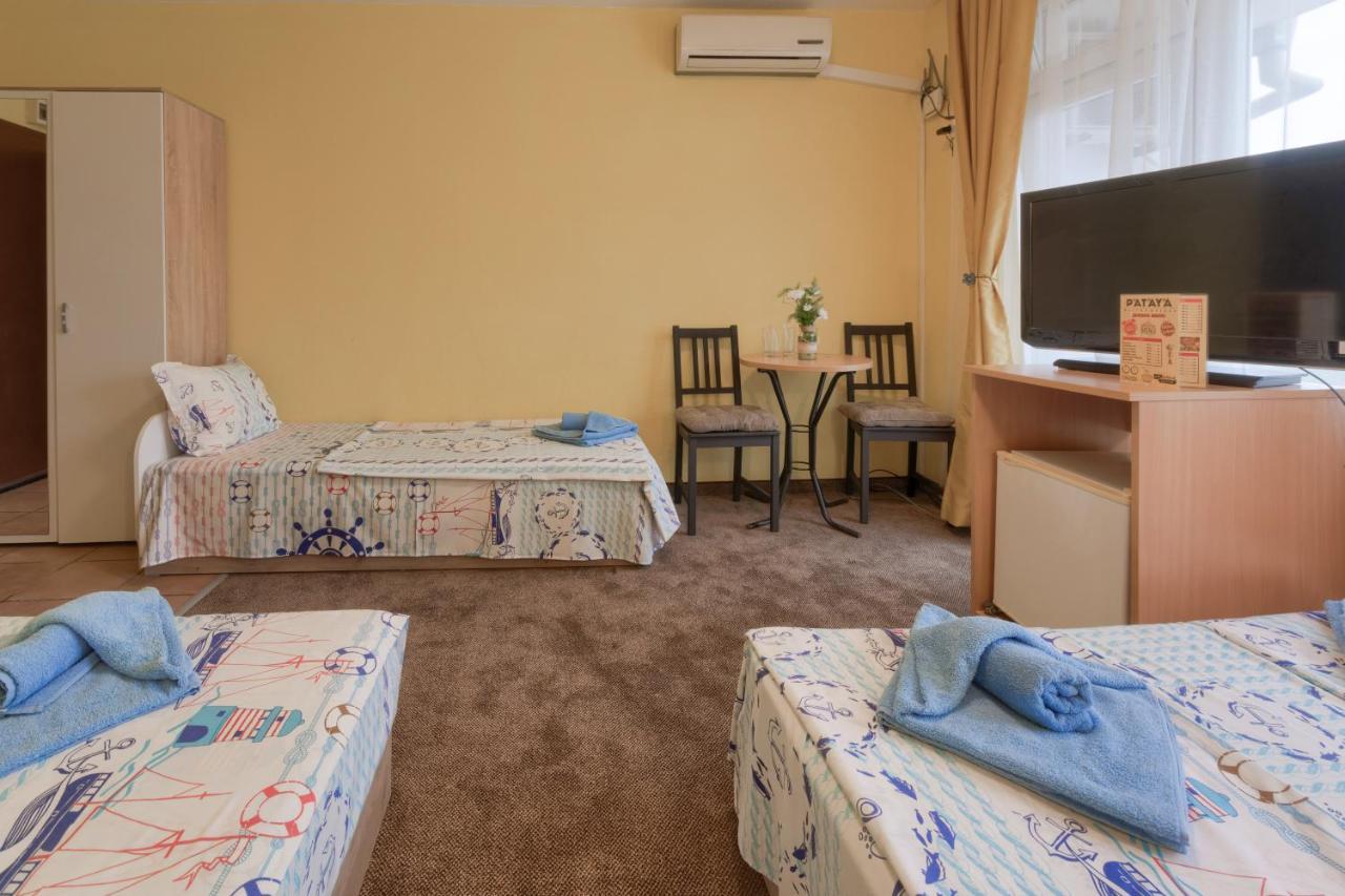 Kazlarov Guest House คีตาน ภายนอก รูปภาพ