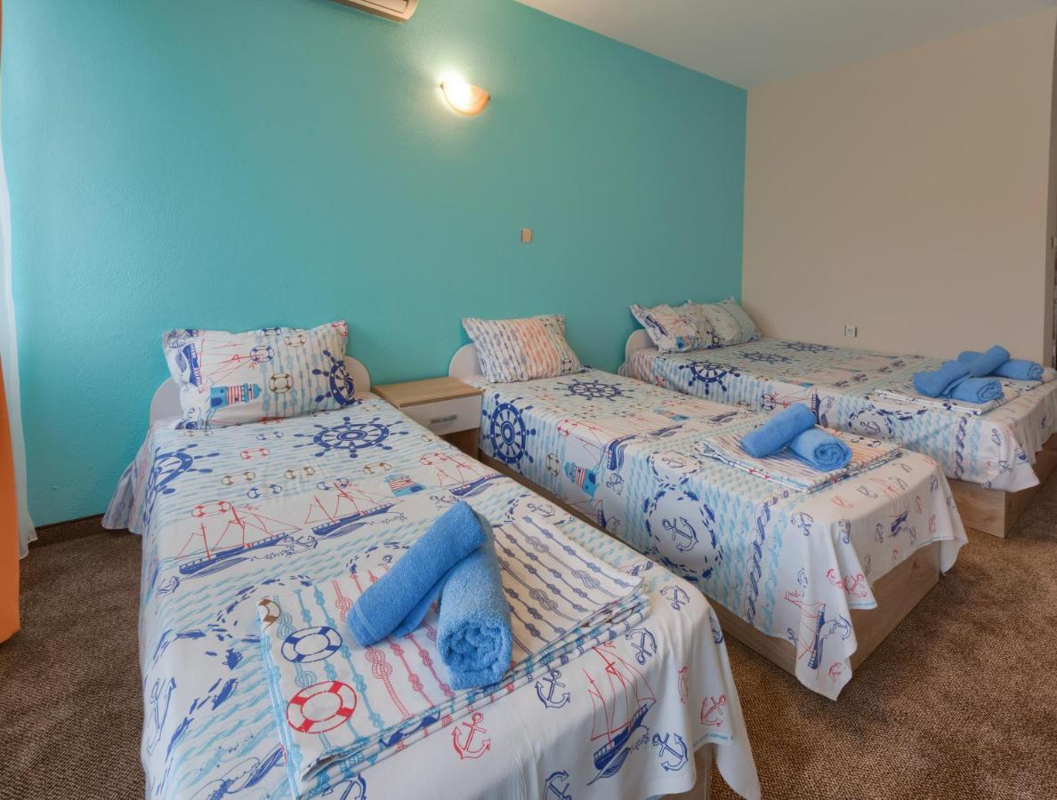 Kazlarov Guest House คีตาน ภายนอก รูปภาพ