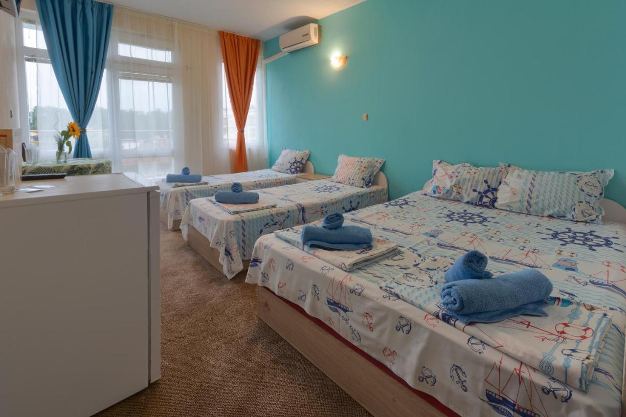 Kazlarov Guest House คีตาน ภายนอก รูปภาพ
