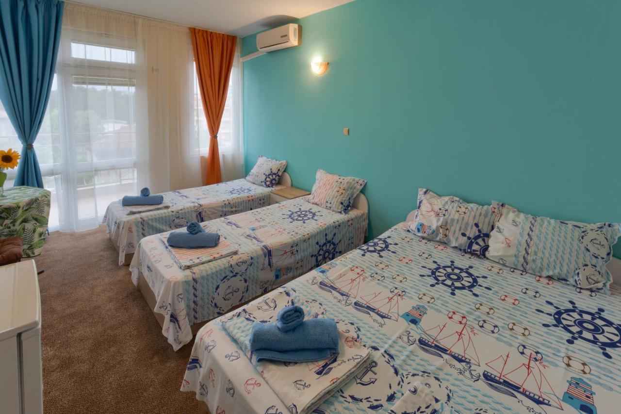 Kazlarov Guest House คีตาน ภายนอก รูปภาพ