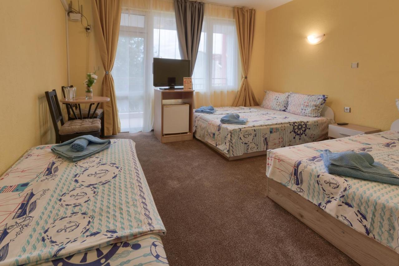 Kazlarov Guest House คีตาน ภายนอก รูปภาพ