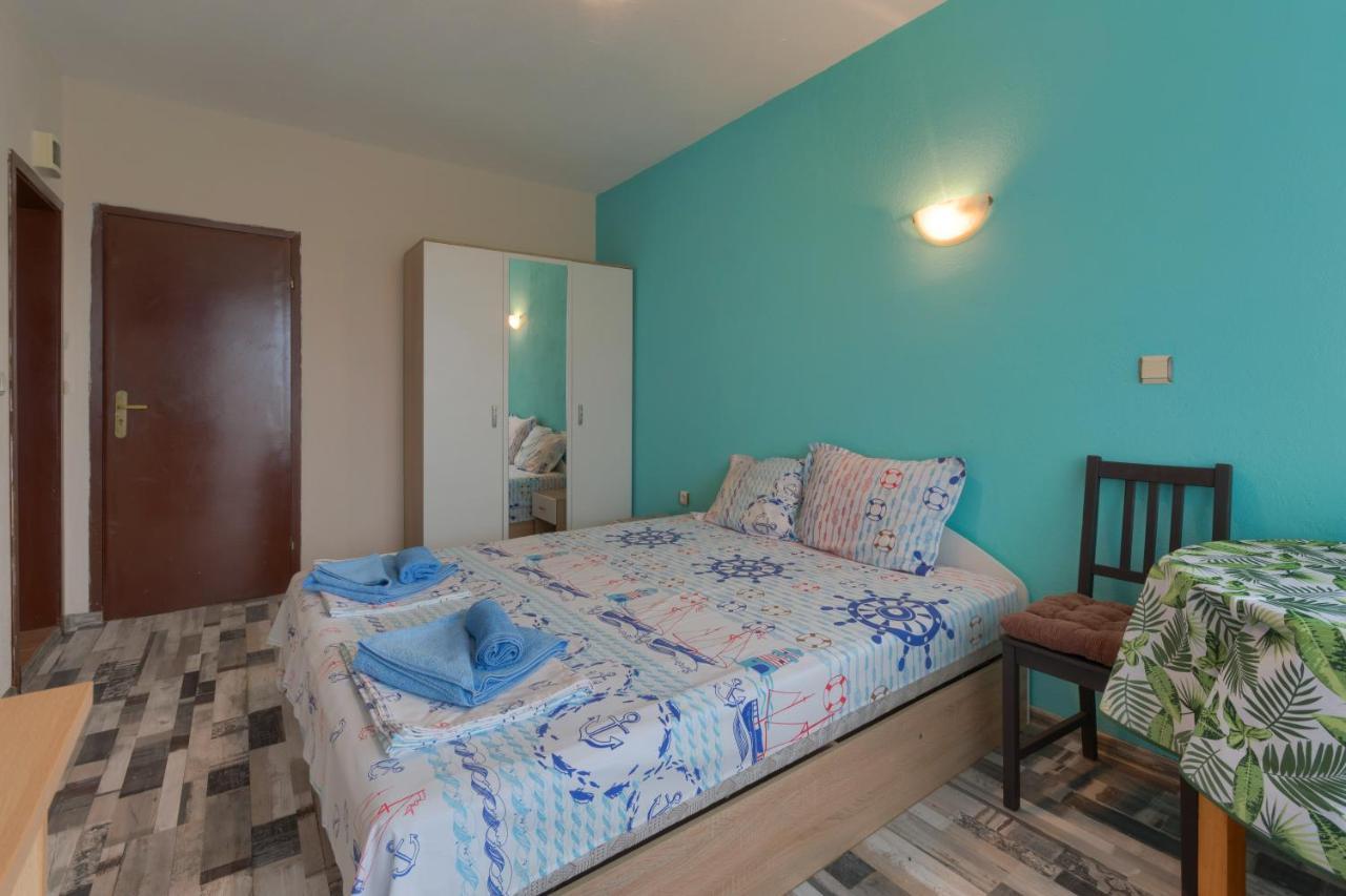 Kazlarov Guest House คีตาน ภายนอก รูปภาพ