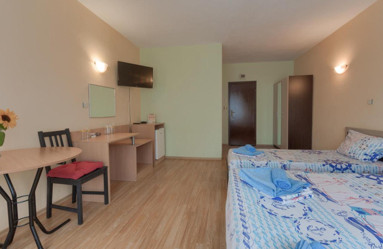 Kazlarov Guest House คีตาน ภายนอก รูปภาพ