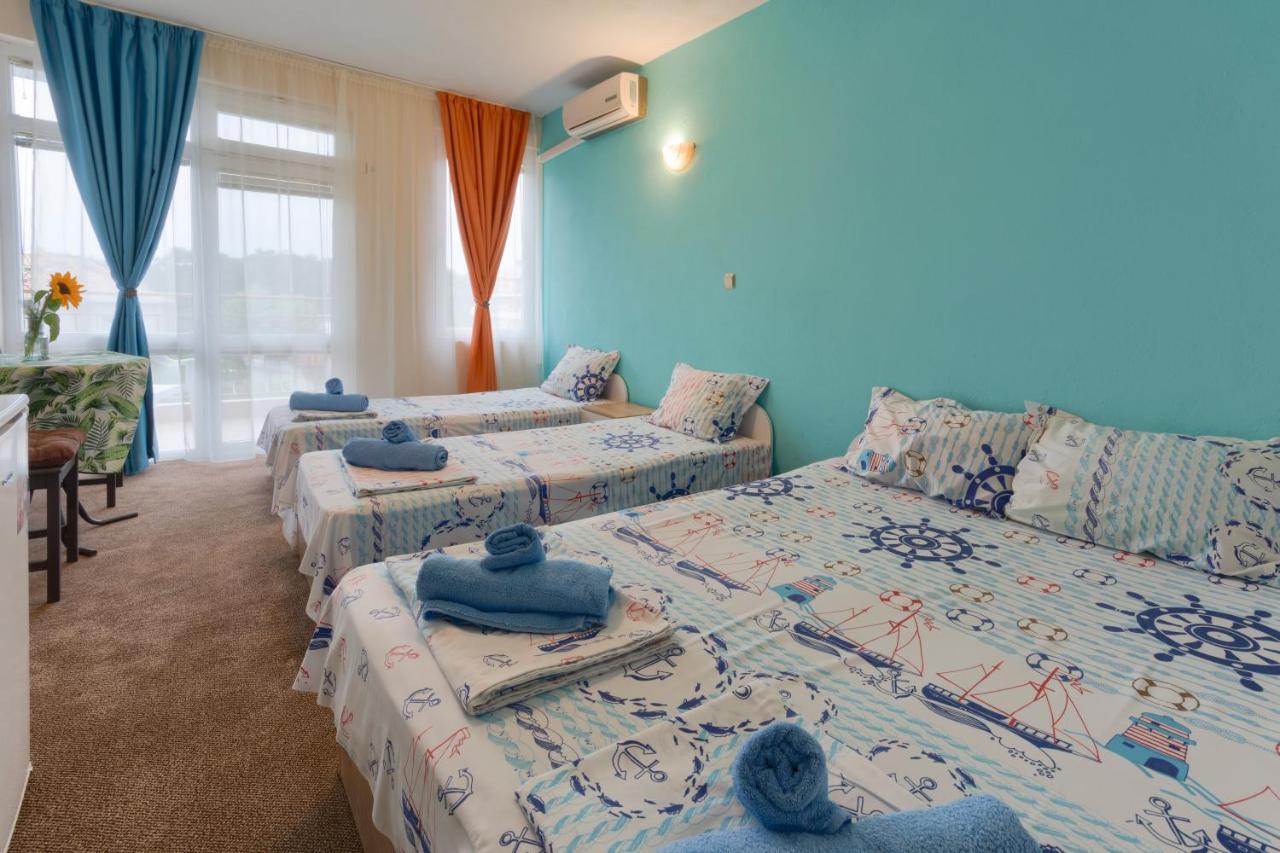 Kazlarov Guest House คีตาน ภายนอก รูปภาพ
