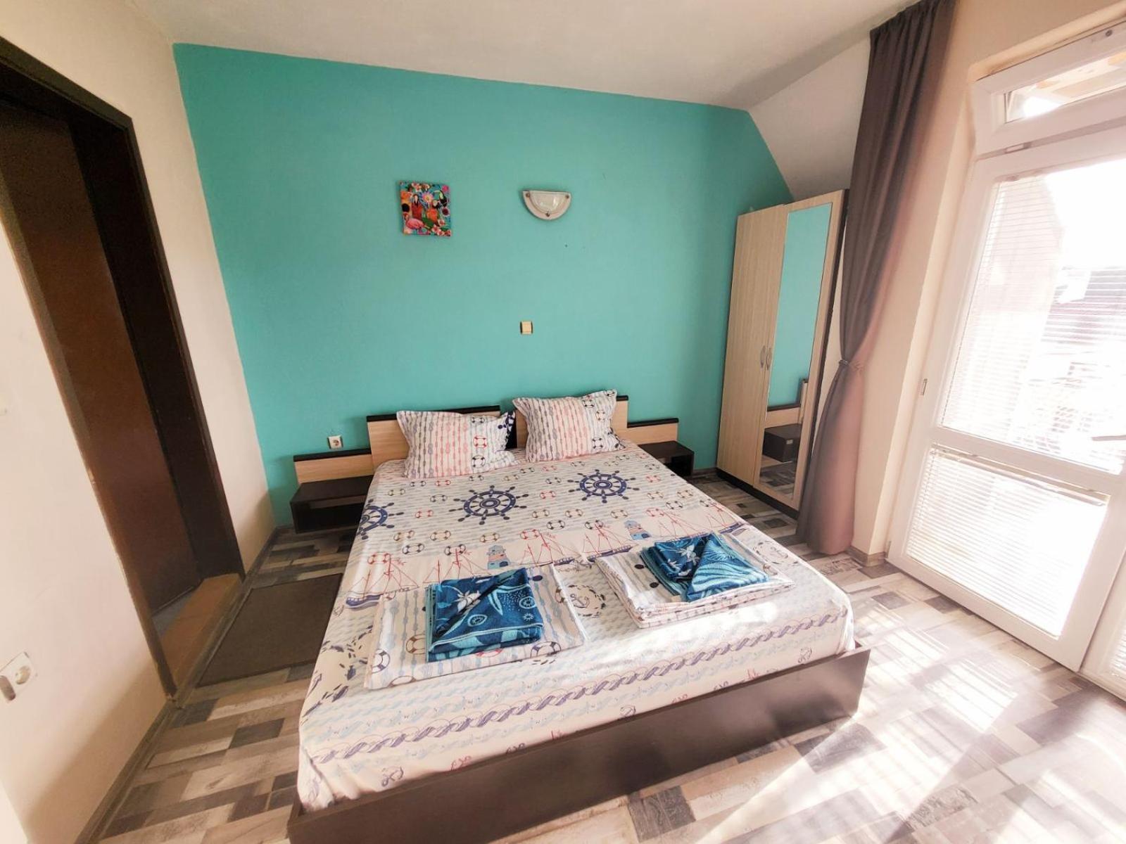 Kazlarov Guest House คีตาน ภายนอก รูปภาพ