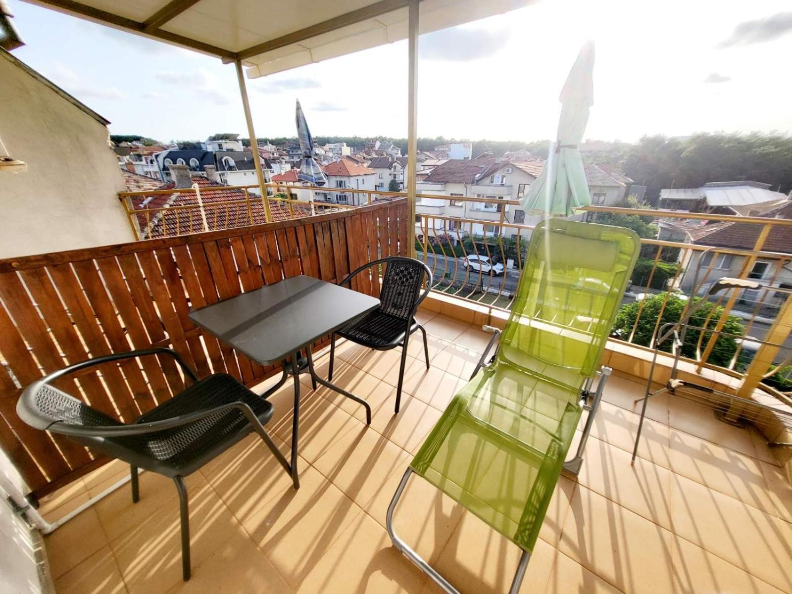 Kazlarov Guest House คีตาน ภายนอก รูปภาพ