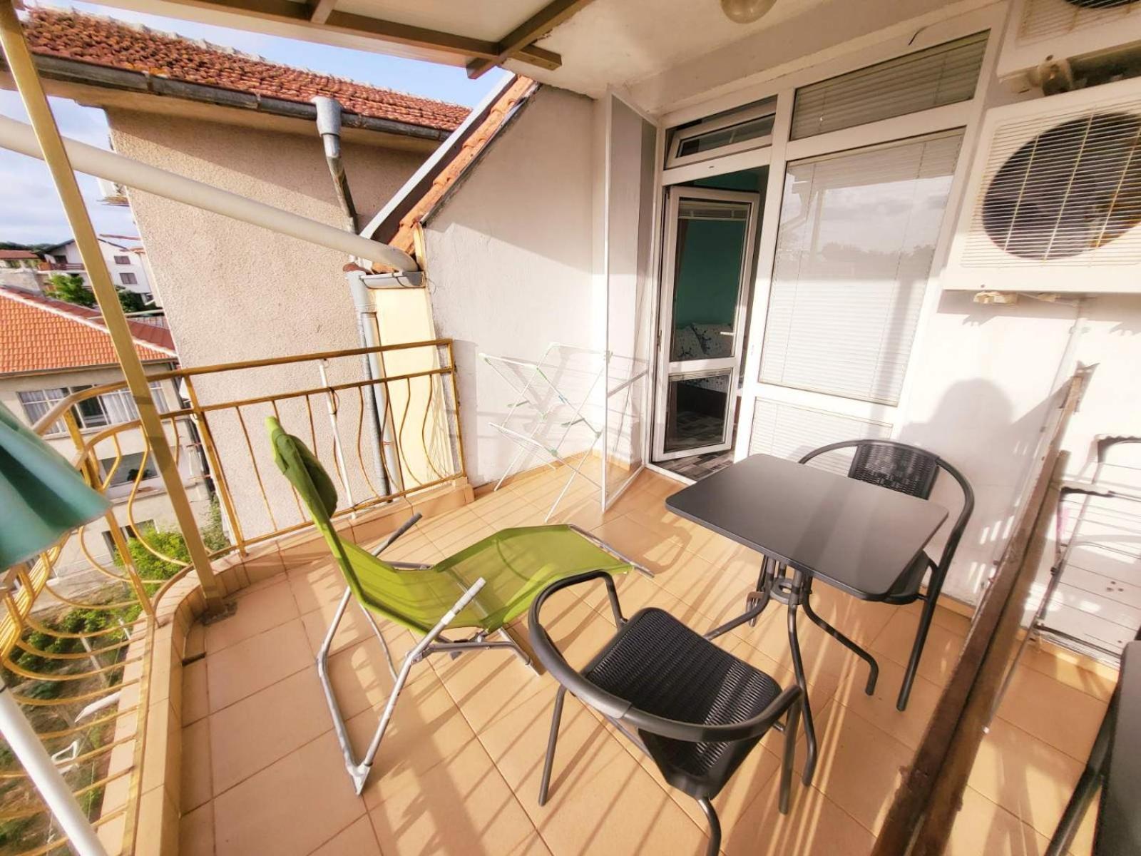 Kazlarov Guest House คีตาน ภายนอก รูปภาพ
