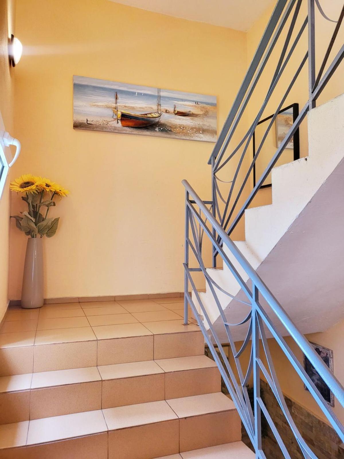Kazlarov Guest House คีตาน ภายนอก รูปภาพ
