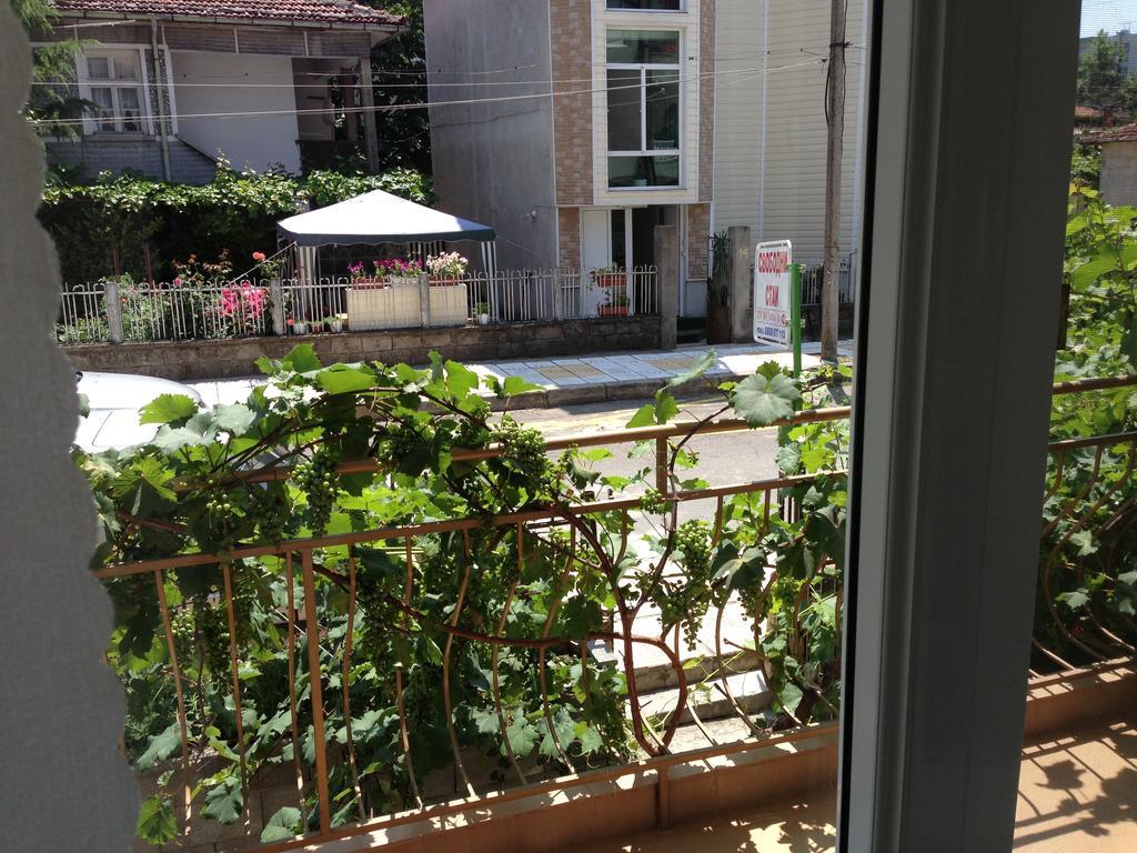 Kazlarov Guest House คีตาน ภายนอก รูปภาพ