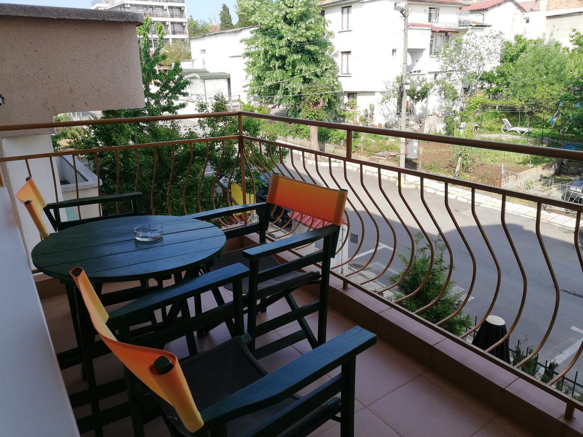 Kazlarov Guest House คีตาน ภายนอก รูปภาพ